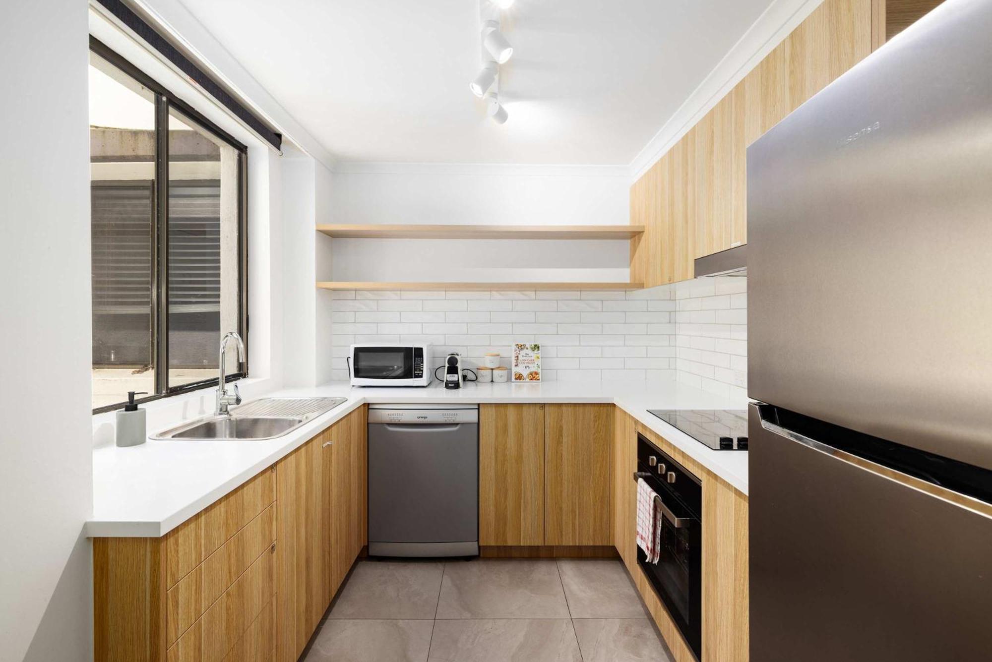 Newi Cozy 2br The Heart Of Surf's Parking Pool Apartment Gold Coast