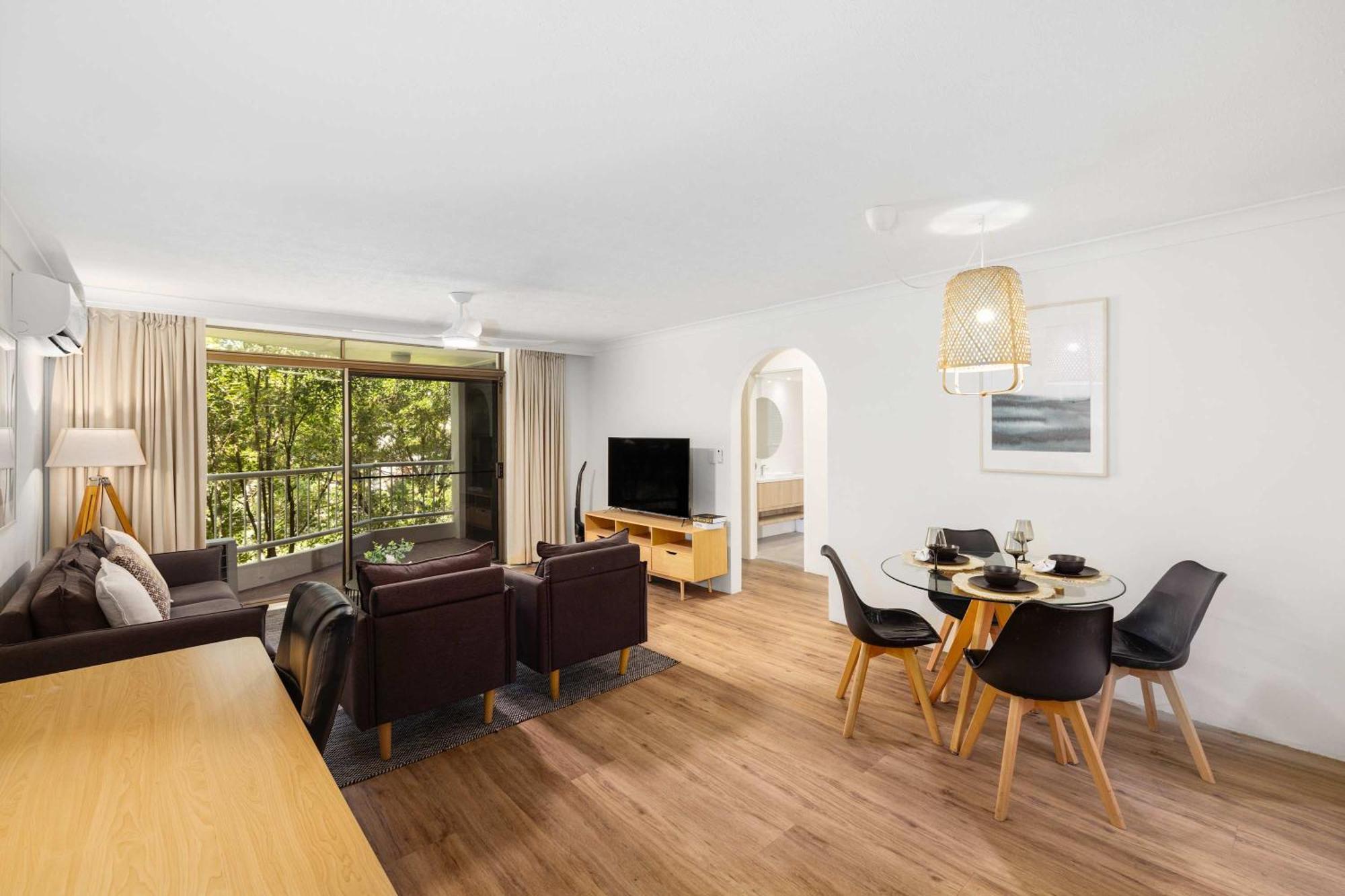 Newi Cozy 2br The Heart Of Surf's Parking Pool Apartment Gold Coast